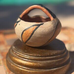 Antique Santo Domingo Kewa Pueblo Basket Pot - Native Pottery, Early 1900s